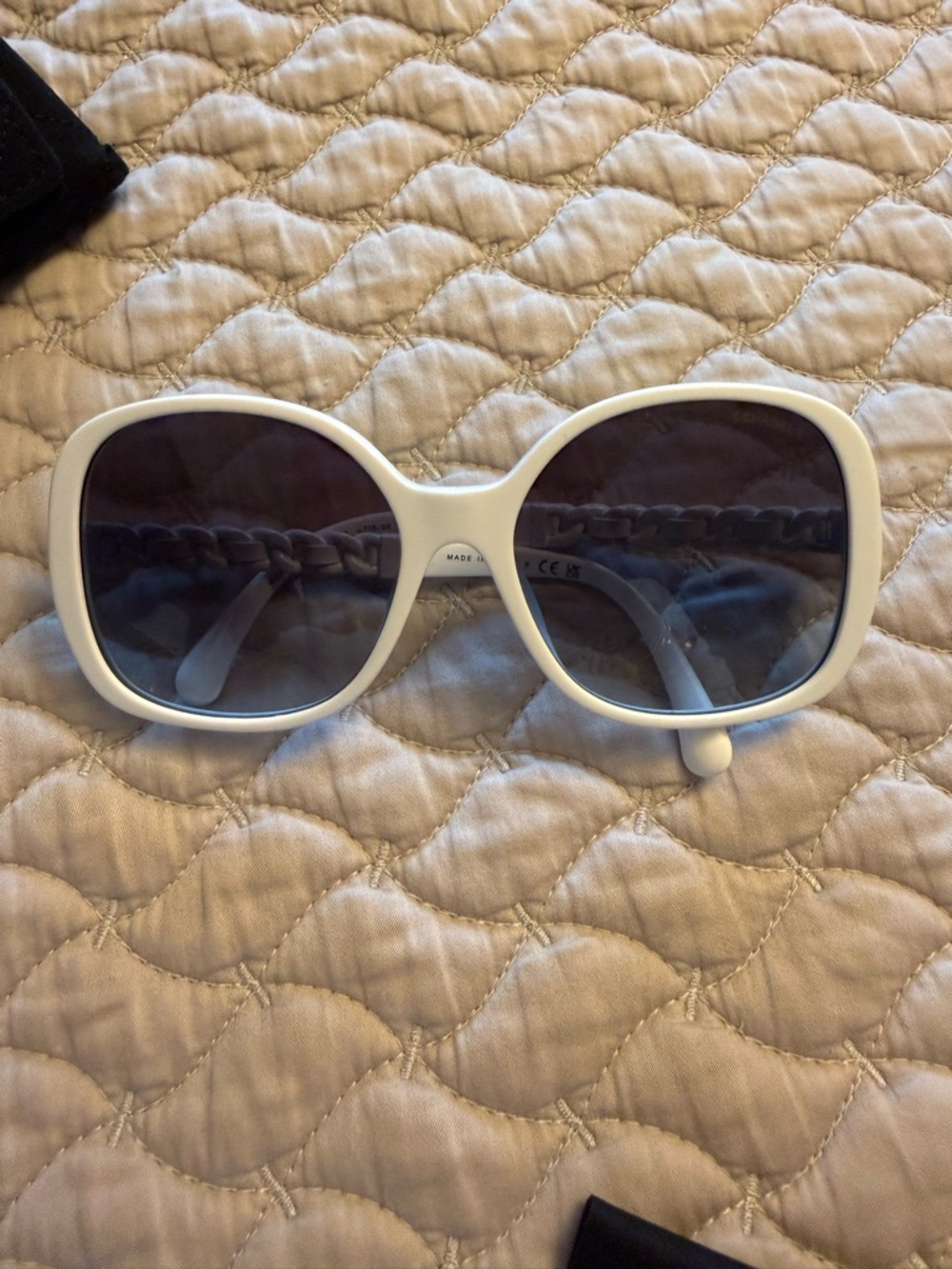 CHANEL White Oversized Square Sunglasses with Dark Gradient Lenses - Picture 10 of 11